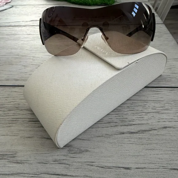 Authentic Prada SPR22M Sunglasses - Brown Gradient Lenses - Picture 3 of 5
